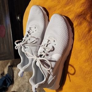 Nike | Gray/White Tennis Shoes | Size 9.5